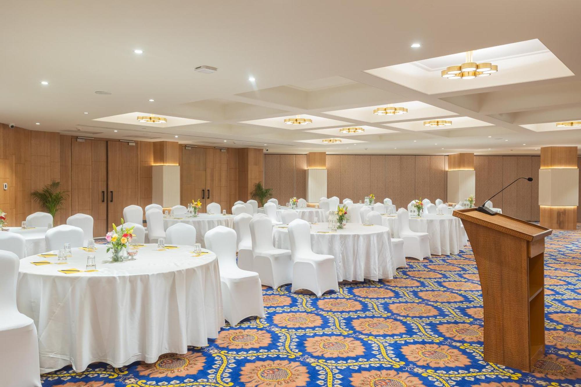 Hotel Golden Tulip Jaipur Exterior foto